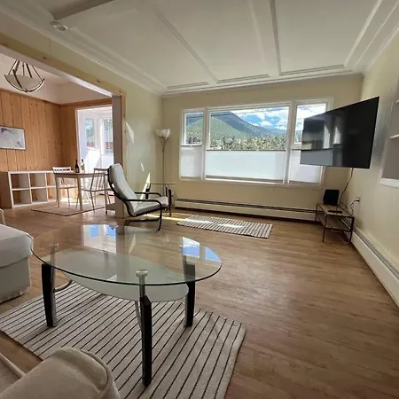 1 Bedroom Furnished, Views & Light